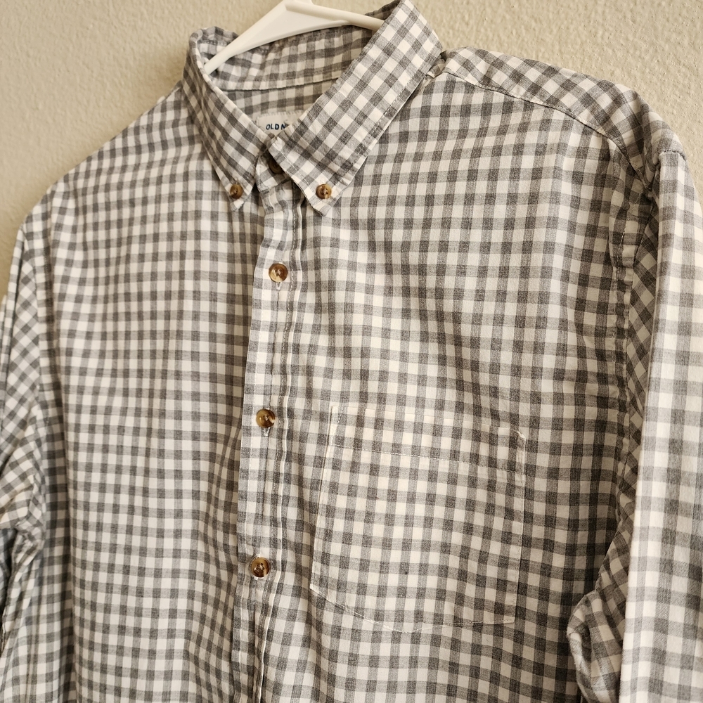 Old Navy Everyday Slim Fit Checkered Shirt Built In Flex 
Large 
No rips or stai
